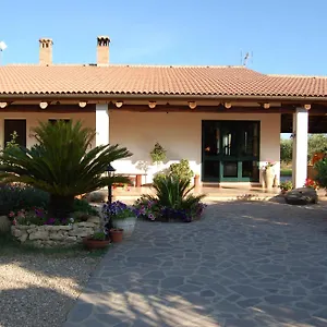 Alloggio per agriturismo Degli Ulivi, San Vero Milis